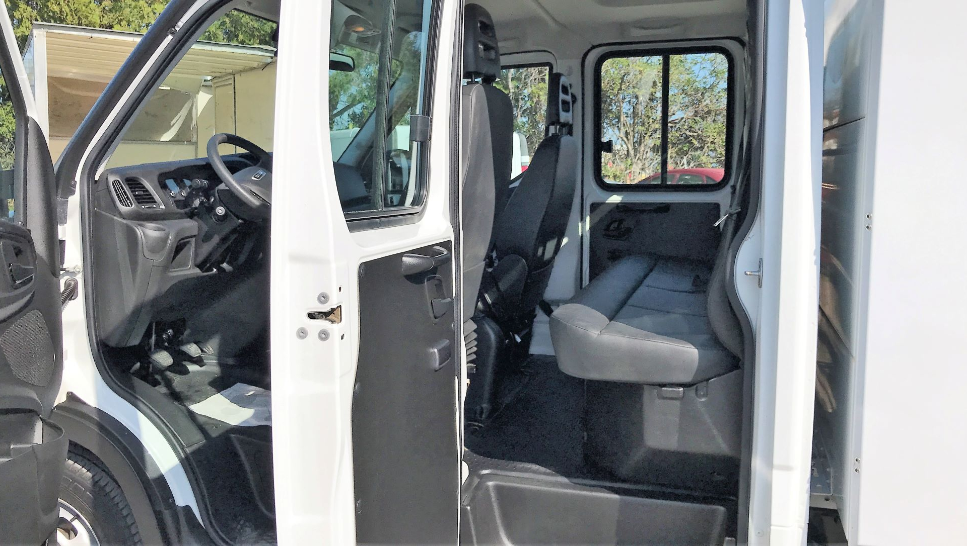 IVECO Daily 35C14D double cabine benne coffre