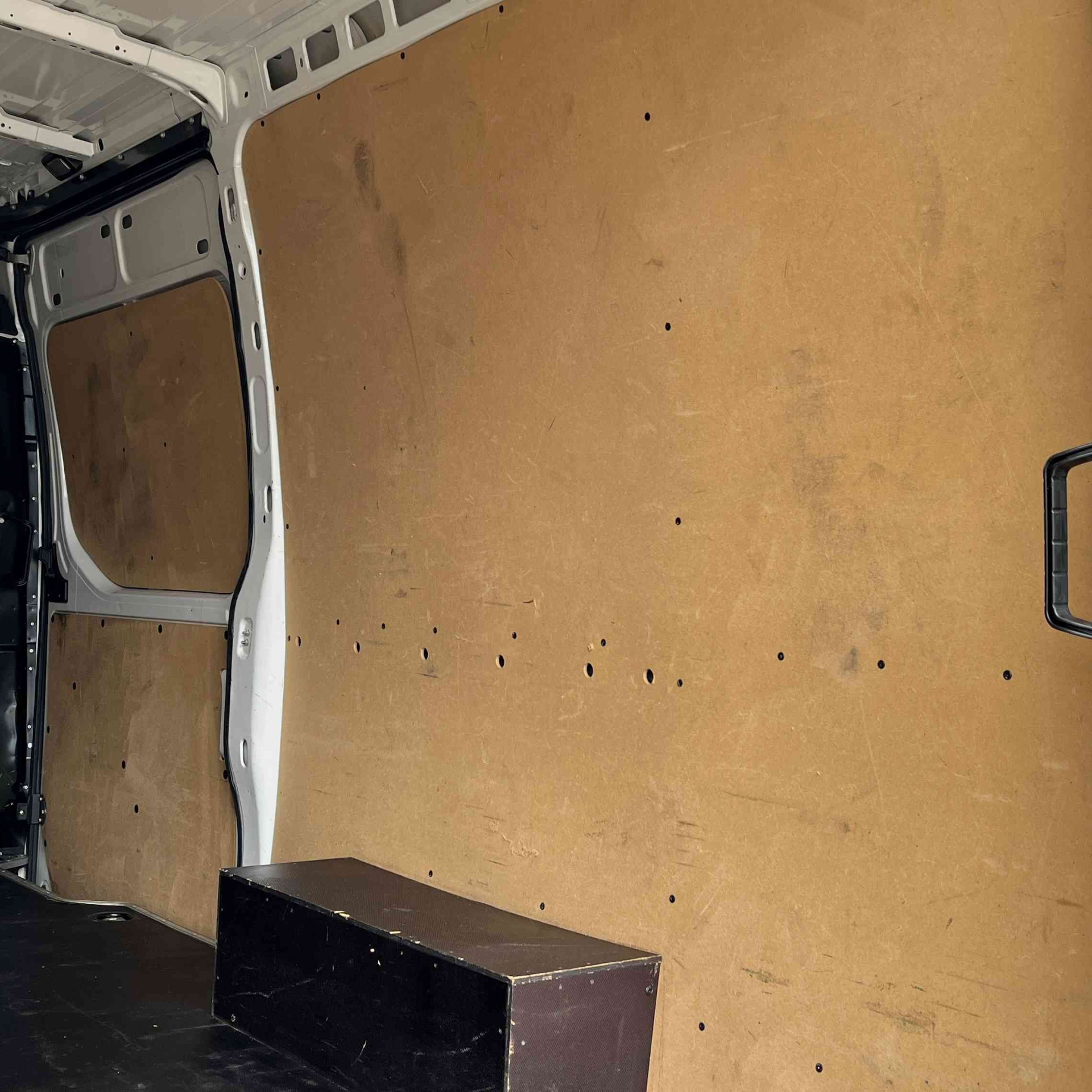 IVECO Daily 35S14V12 140 cv fourgon 12m3