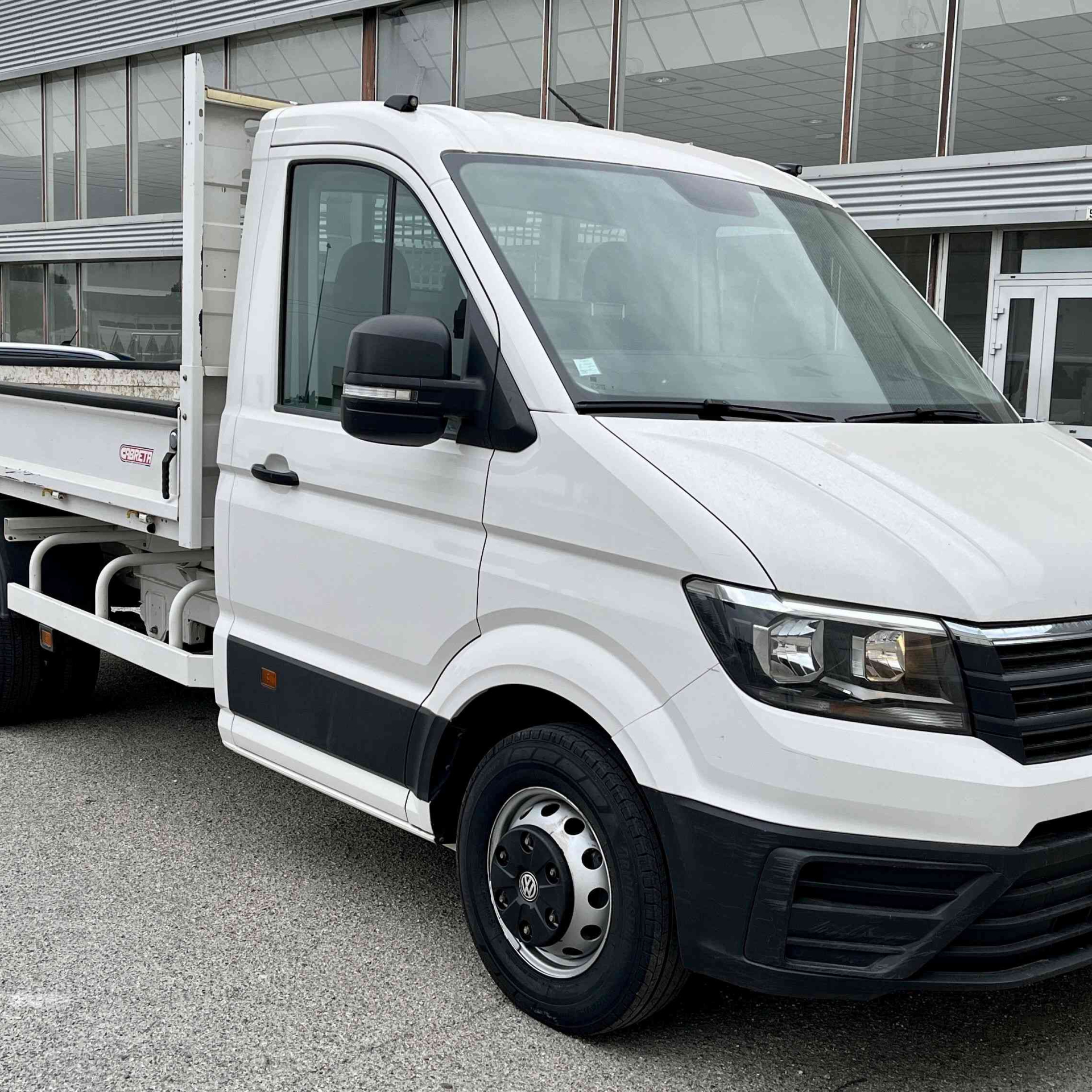 VOLKSWAGEN Crafter 177 cv boite auto benne