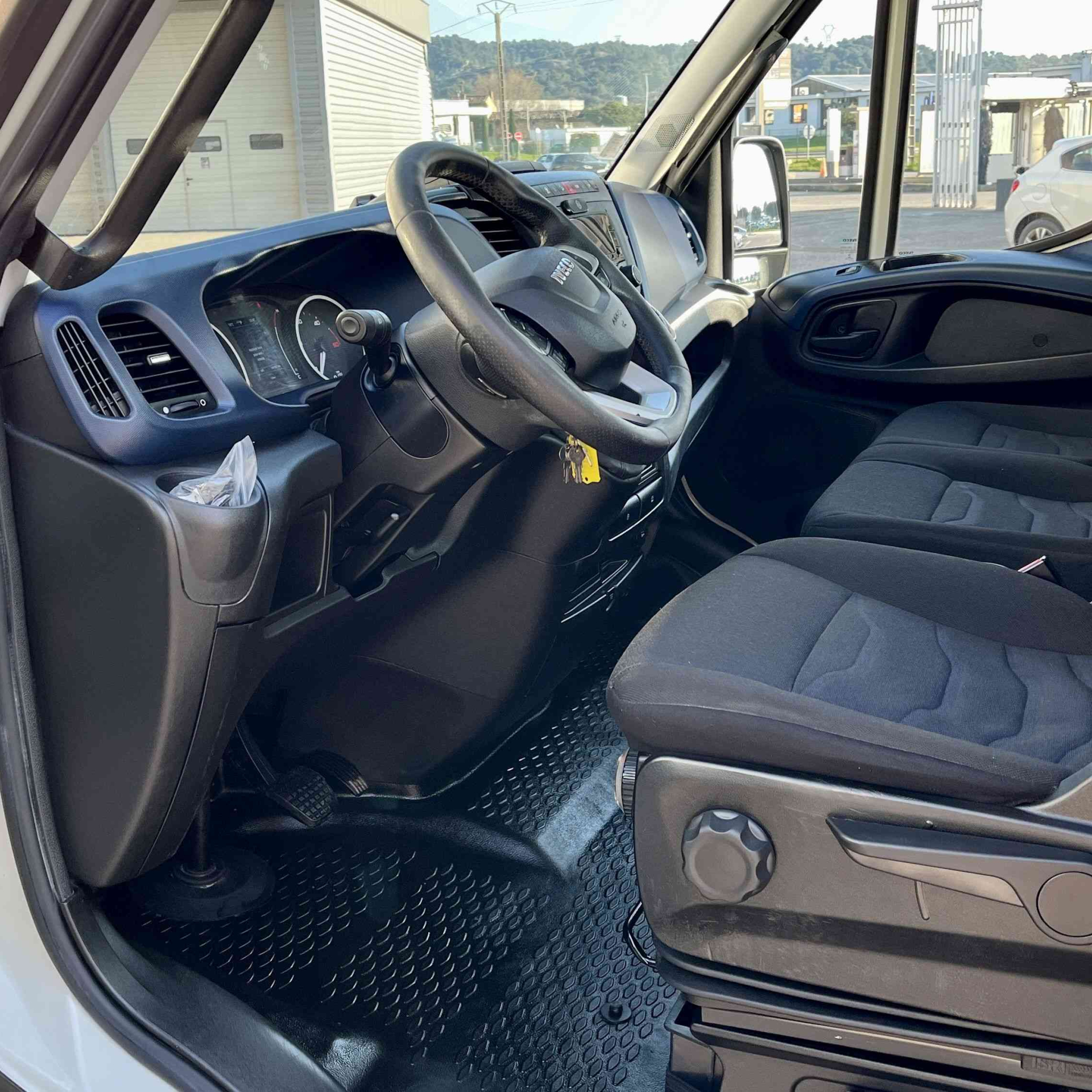IVECO Daily 35C18A8 180cv boite auto benne coffre