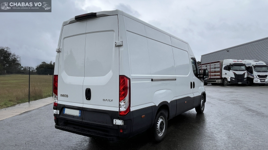 IVECO Daily 35S14V12 140 cv fourgon 12m3