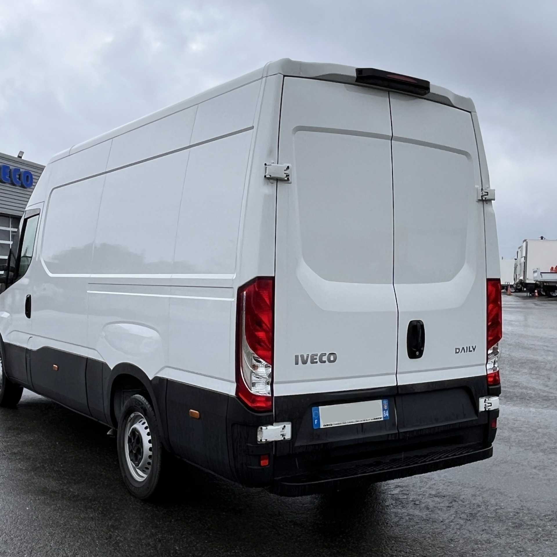 IVECO Daily 35S14V12 140 cv fourgon 12m3