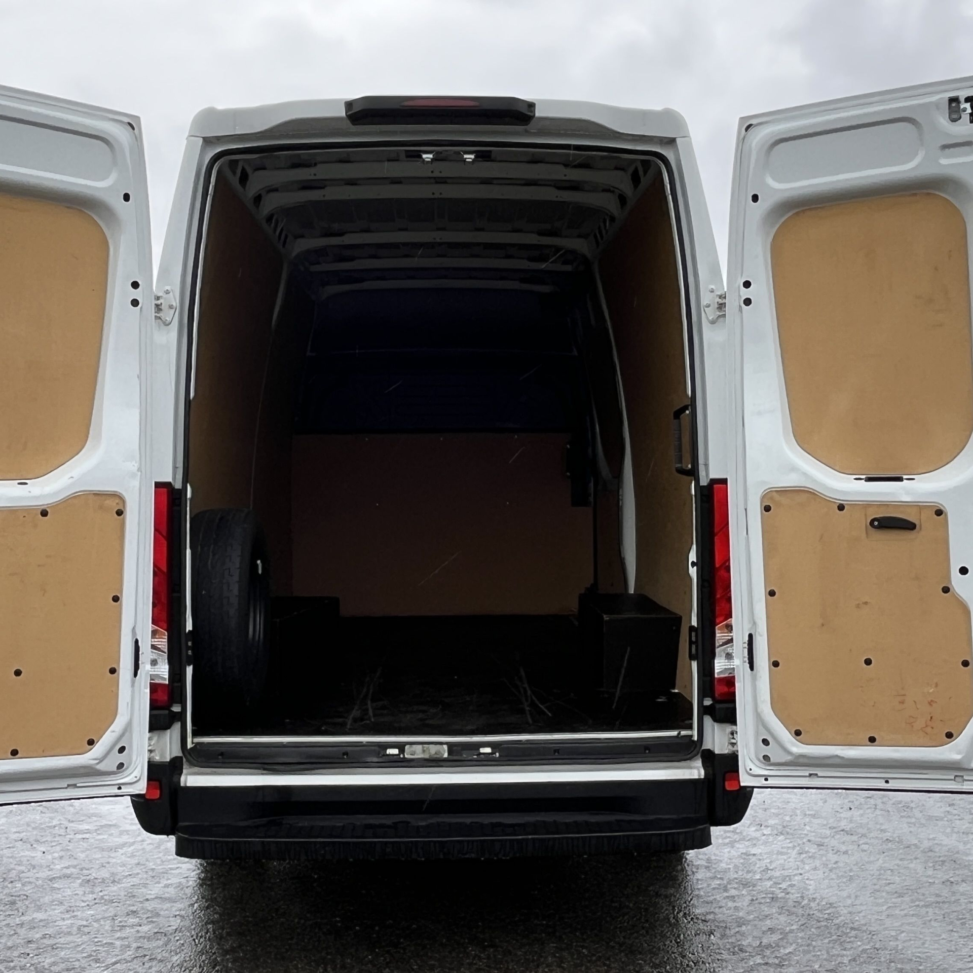 IVECO Daily 35S14V12 140 cv fourgon 12m3