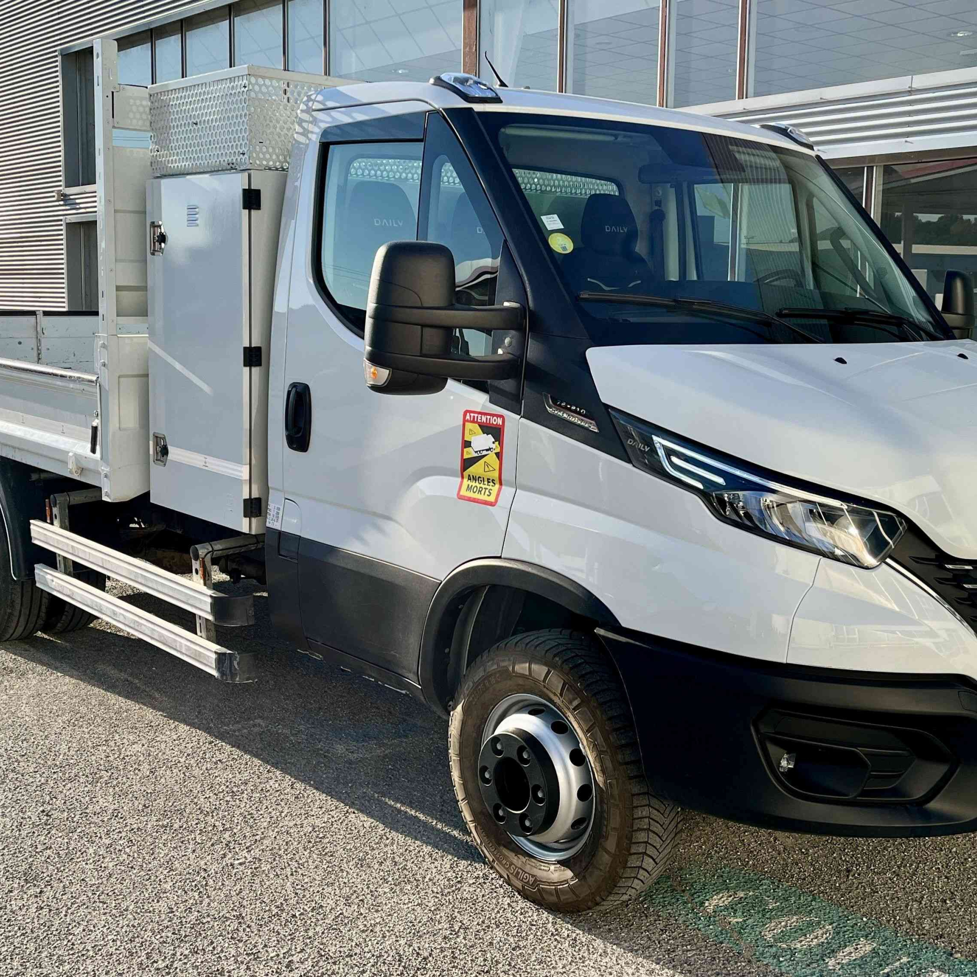 IVECO Daily poids lourd 72C21A8 210cv boite auto benne coffre