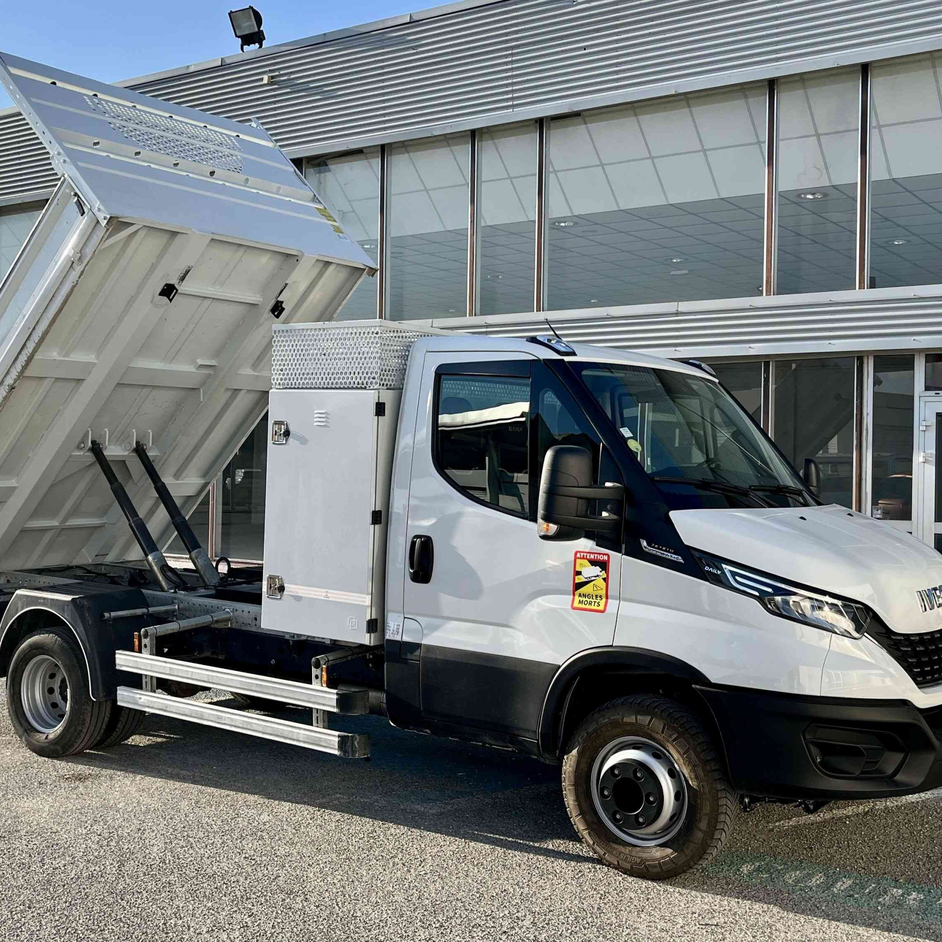 IVECO Daily poids lourd 72C21A8 210cv boite auto benne coffre